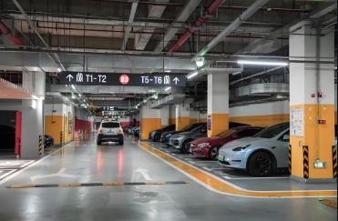 停車場led燈管照明.png