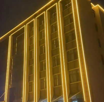 七彩跑馬燈管大廈.png